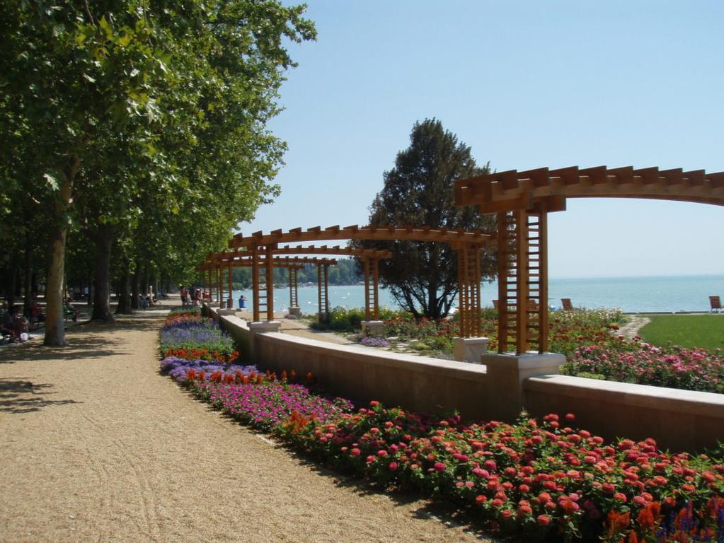 Holiday Exclusive Apartman Balatonfuered Balatonfured Exterior photo